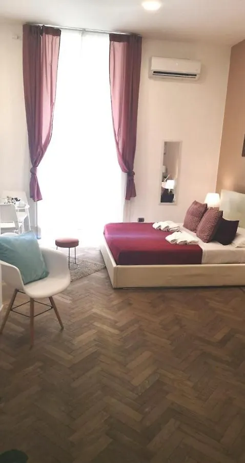 Domus Luigi Leone II Bed & Breakfast Naples