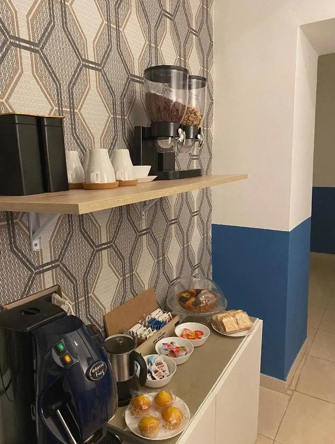 Domus Luigi Leone II Bed & Breakfast Naples Italy