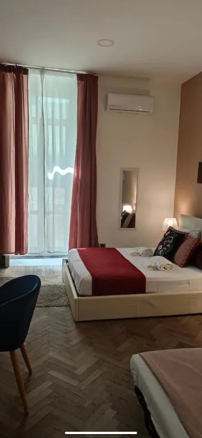 Domus Luigi Leone II Bed & Breakfast Naples