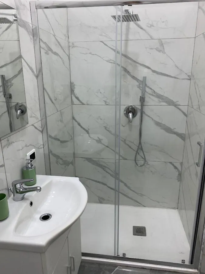 Domus Luigi Leone II Bed & Breakfast Naples Italy