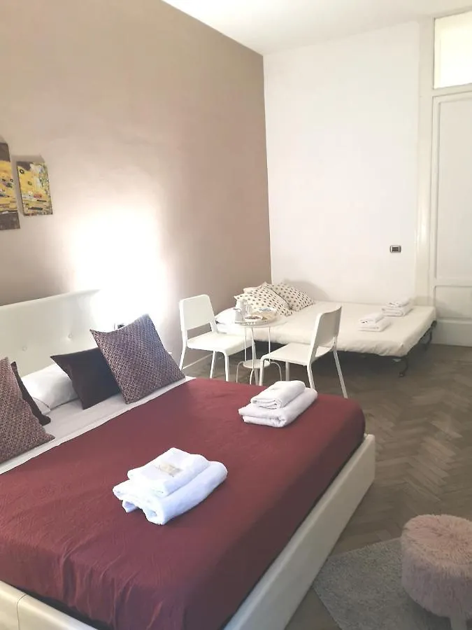 Domus Luigi Leone II Bed & Breakfast Naples