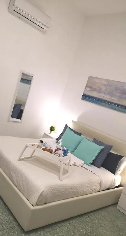 Domus Luigi Leone II Bed & Breakfast Naples