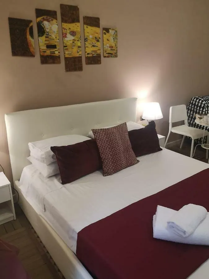 Bed and Breakfast Domus Luigi Leone II Napoli